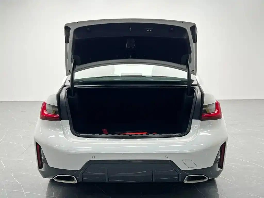2023 BMW 3 Series 325Li M Sport Package — миниатюра 11