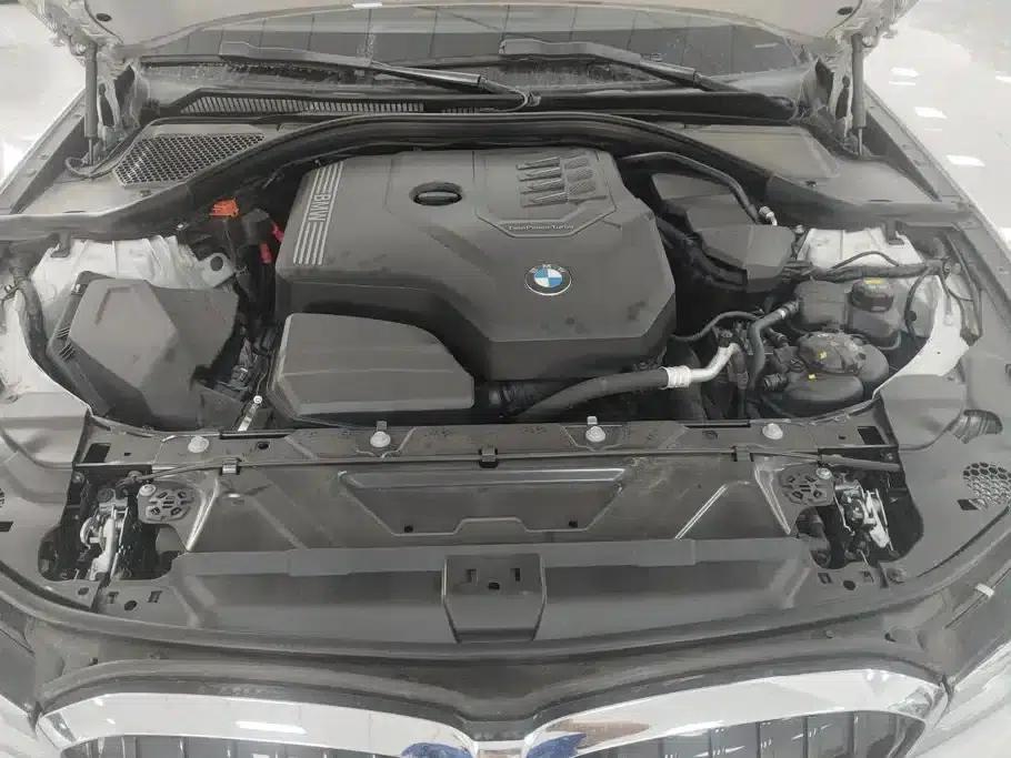 2020 BMW 3 Series 325Li M Sport Package — миниатюра 10