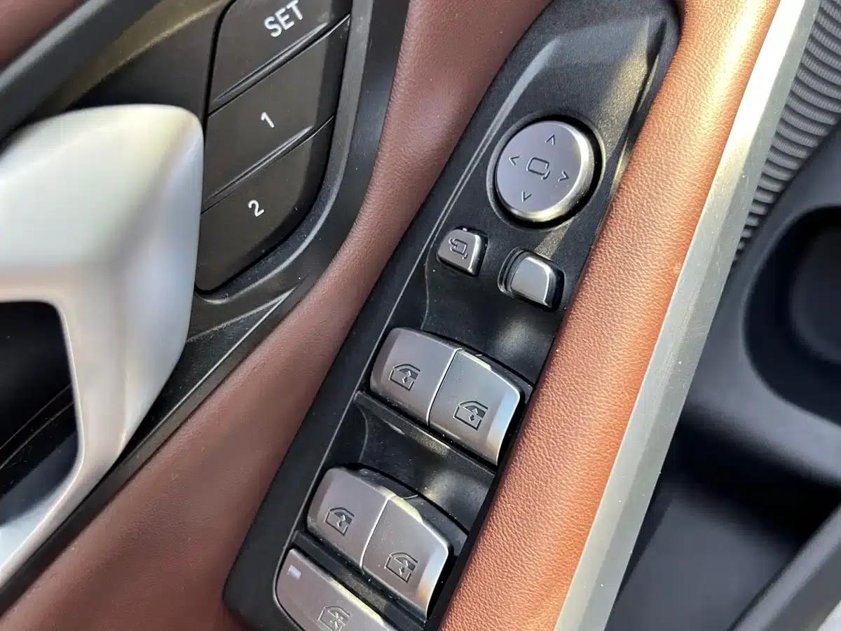 2023 BMW 3 Series 320Li M Sport Package — миниатюра 16