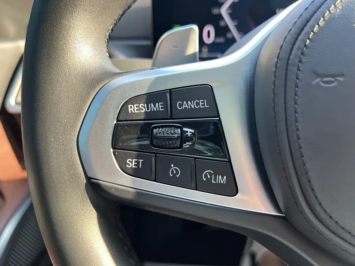 2023 BMW 3 Series 320Li M Sport Package — миниатюра 23
