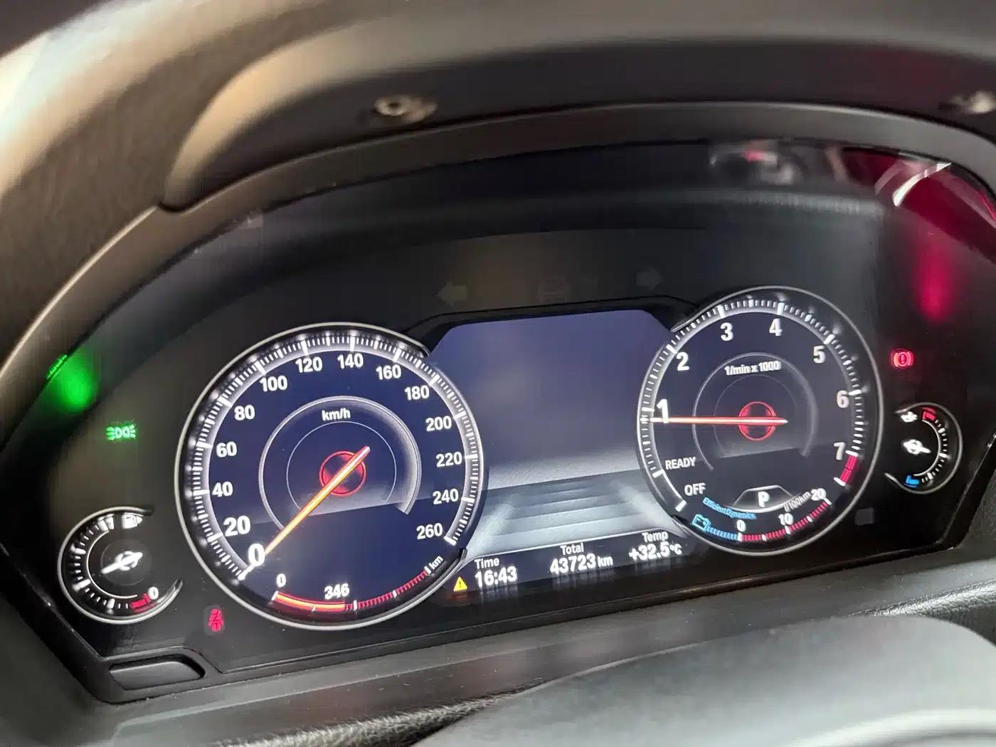 2018 BMW 3 Series 320Li Leading M Sport Package — миниатюра 8