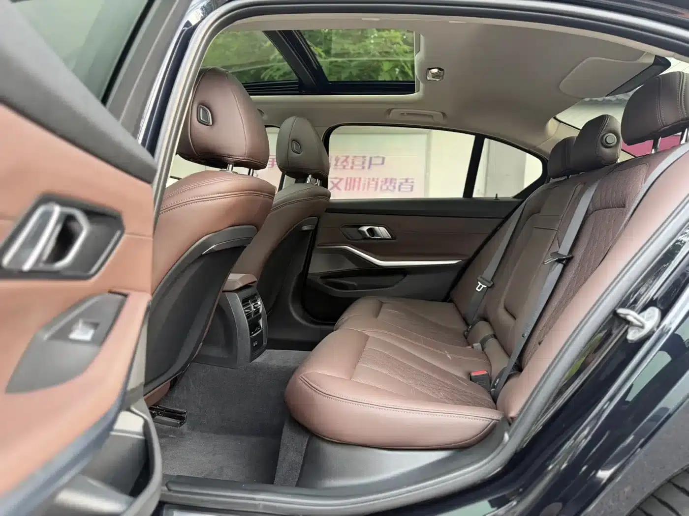 2023 BMW 3 Series 320Li M Sport Package — миниатюра 12