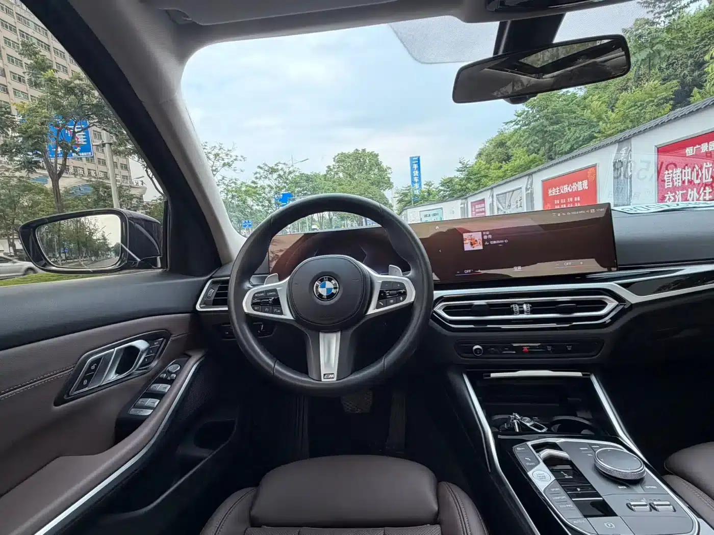 2023 BMW 3 Series 320Li M Sport Package — миниатюра 14