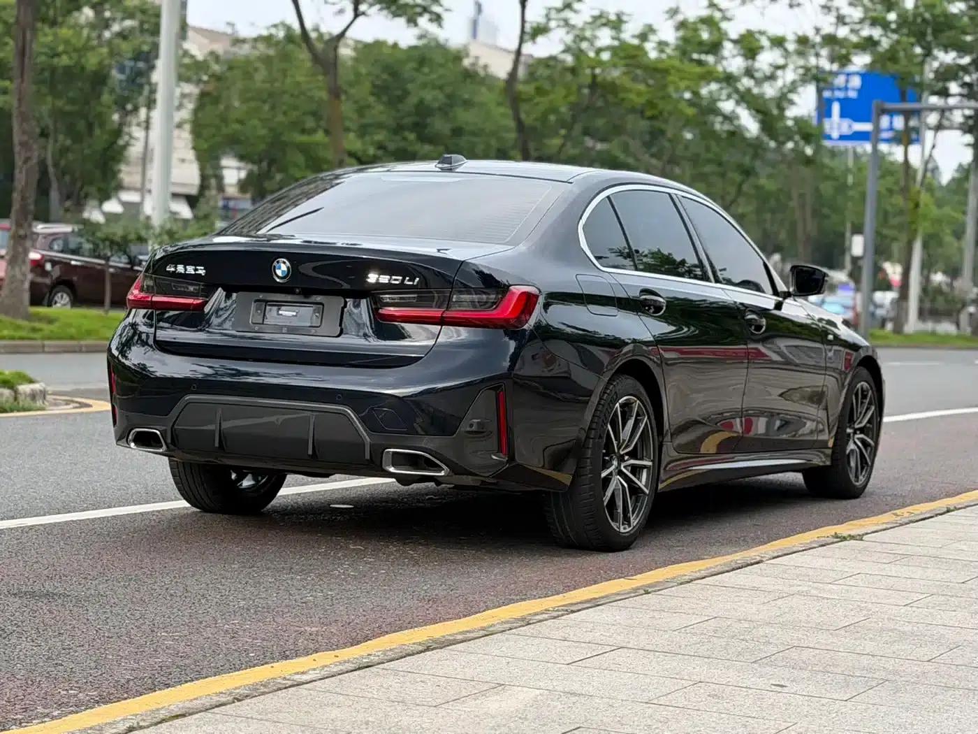2023 BMW 3 Series 320Li M Sport Package — миниатюра 4