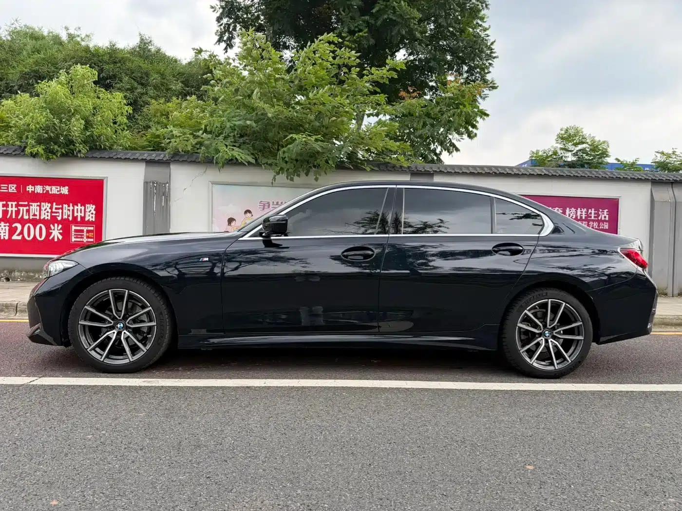2023 BMW 3 Series 320Li M Sport Package — миниатюра 7