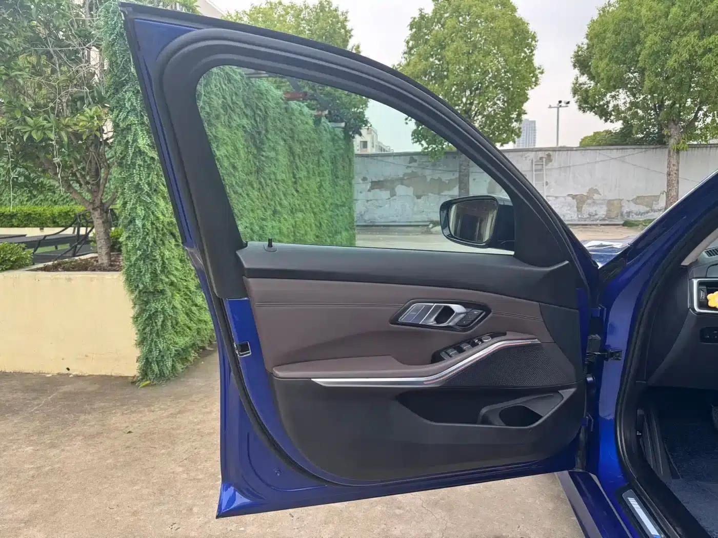 2021 BMW 3 Series 320Li M Sport Package — миниатюра 14
