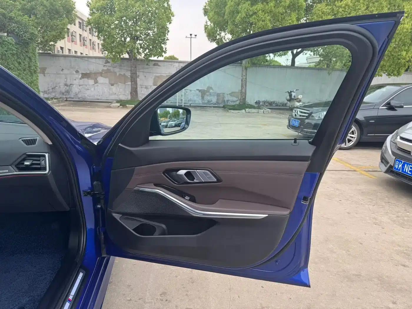 2021 BMW 3 Series 320Li M Sport Package — миниатюра 16