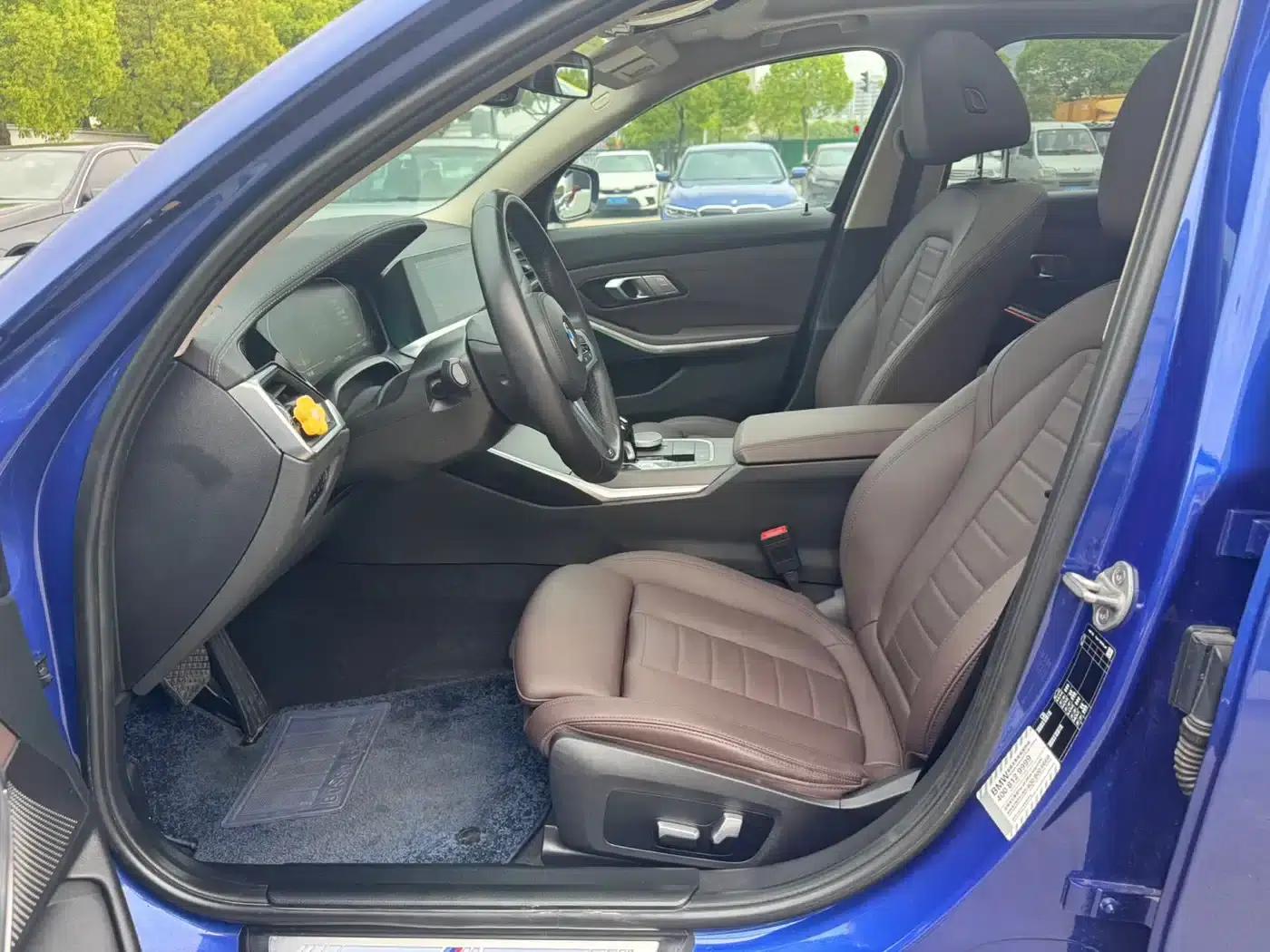 2021 BMW 3 Series 320Li M Sport Package — миниатюра 5