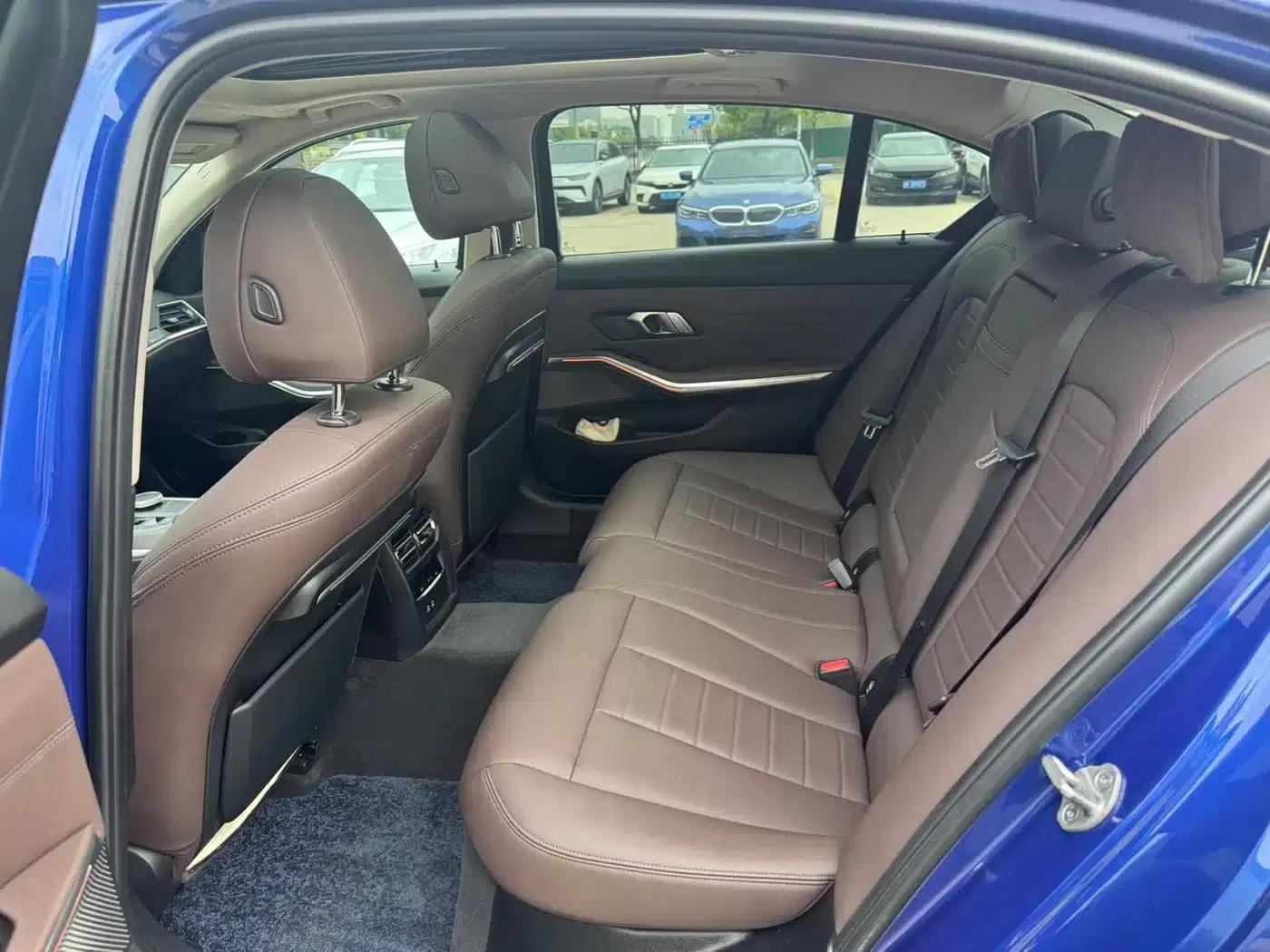 2021 BMW 3 Series 320Li M Sport Package — миниатюра 6