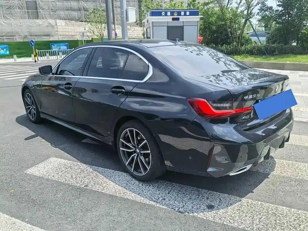2024 BMW 3 Series 325Li M Sport Package — миниатюра 16
