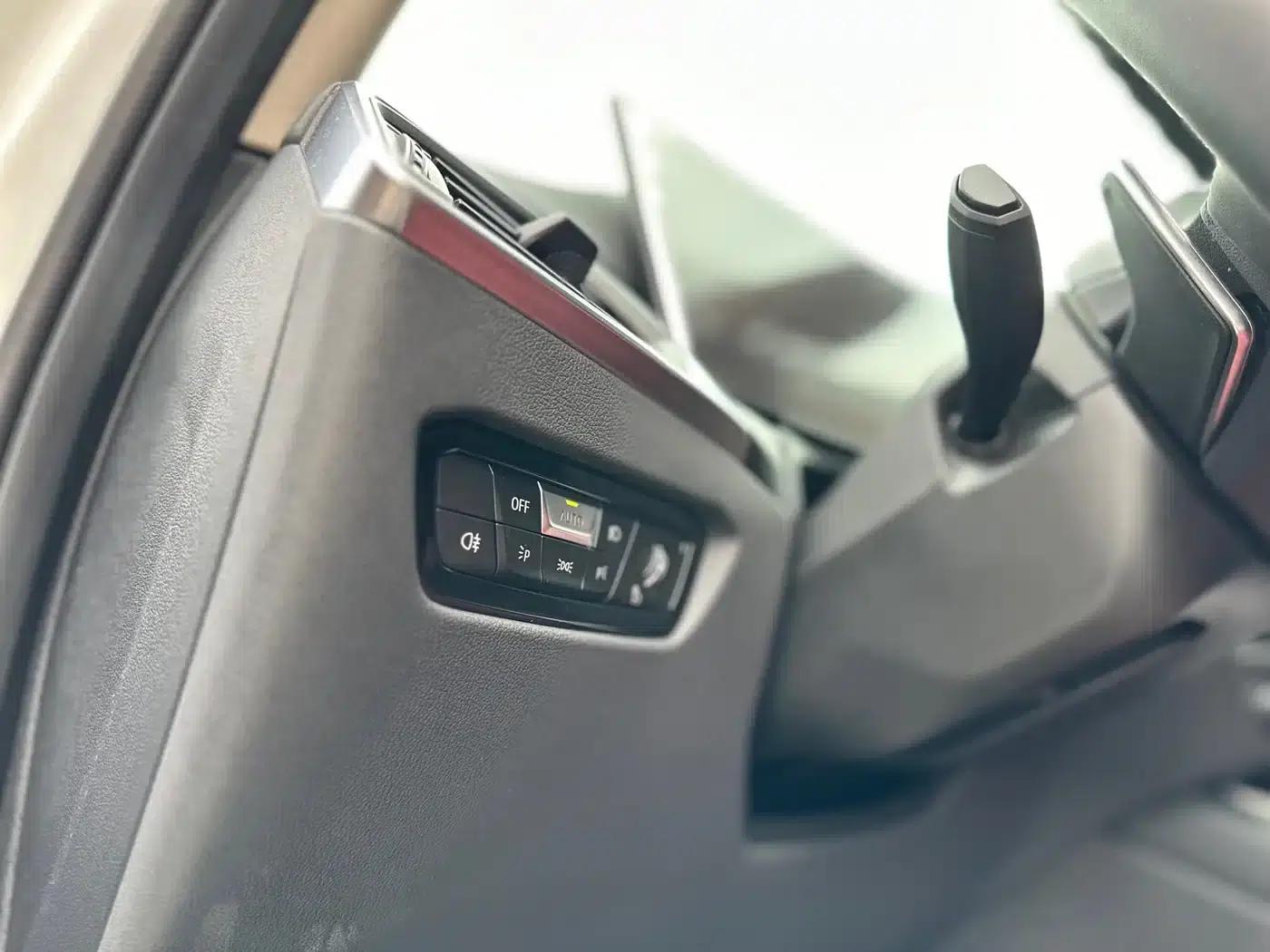 2023 BMW 3 Series 325Li M Sport Package — миниатюра 5