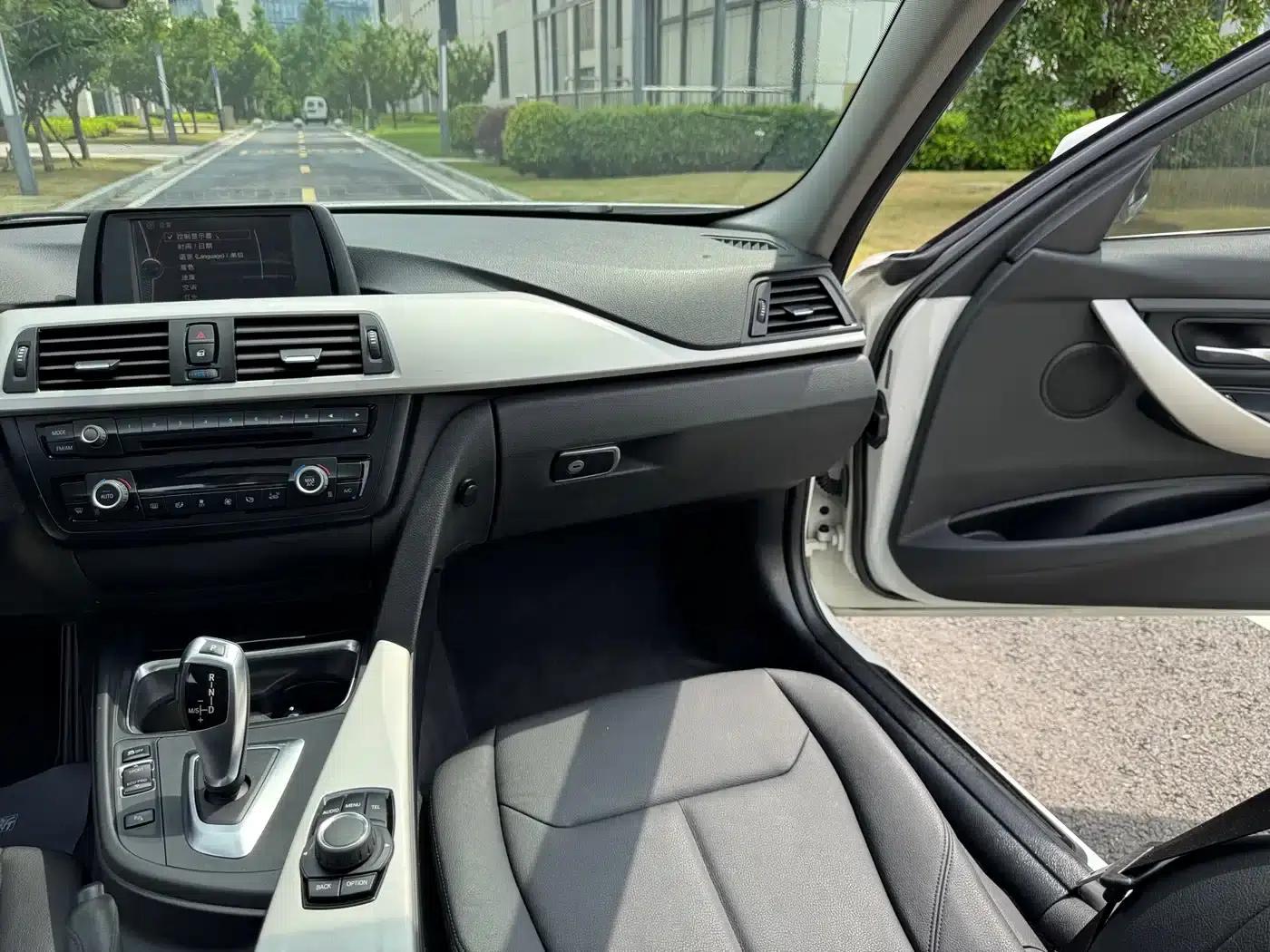 BMW 3 Series 2014 320Li Fashion Edition — миниатюра 13