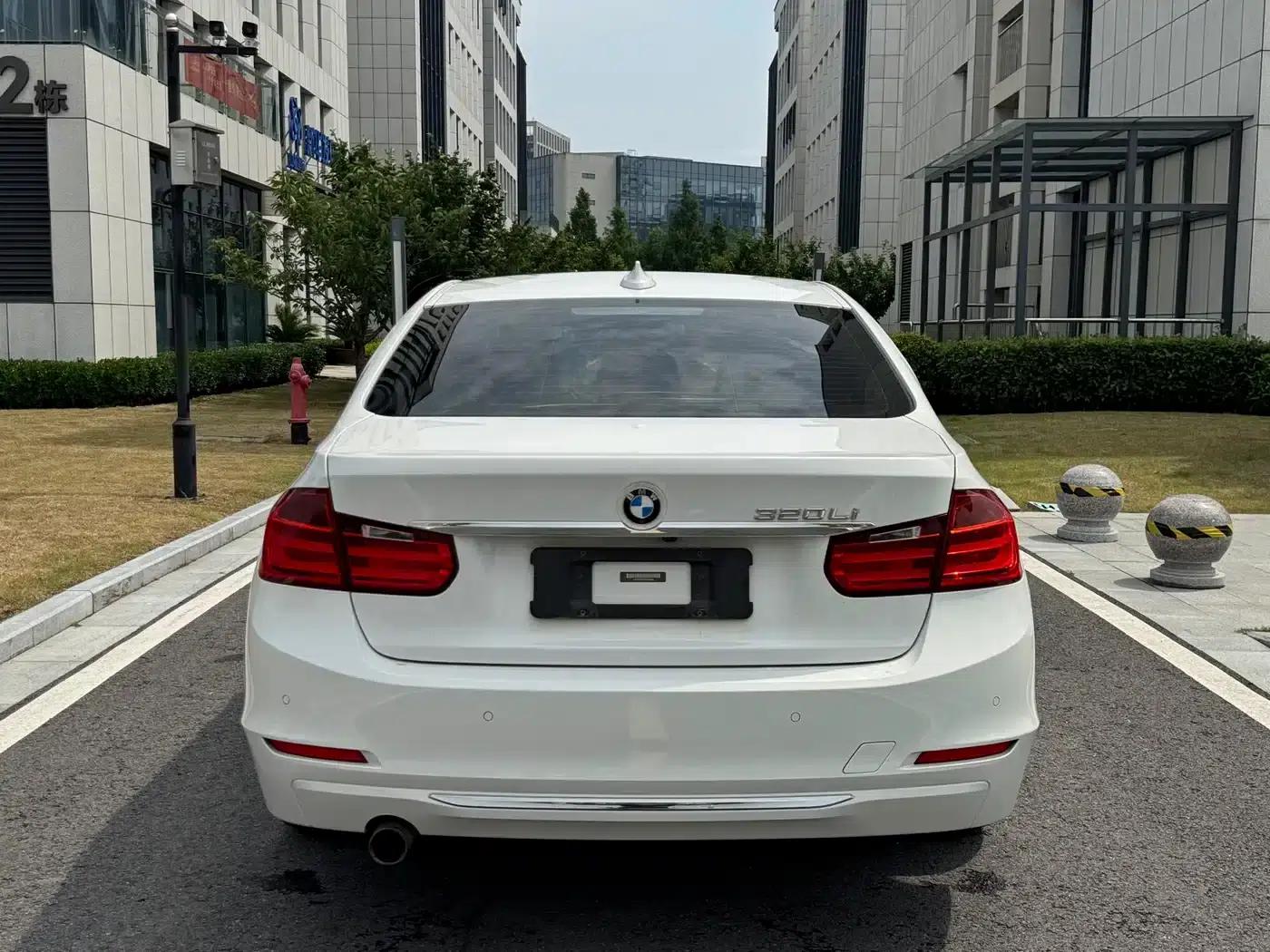 BMW 3 Series 2014 320Li Fashion Edition — миниатюра 24