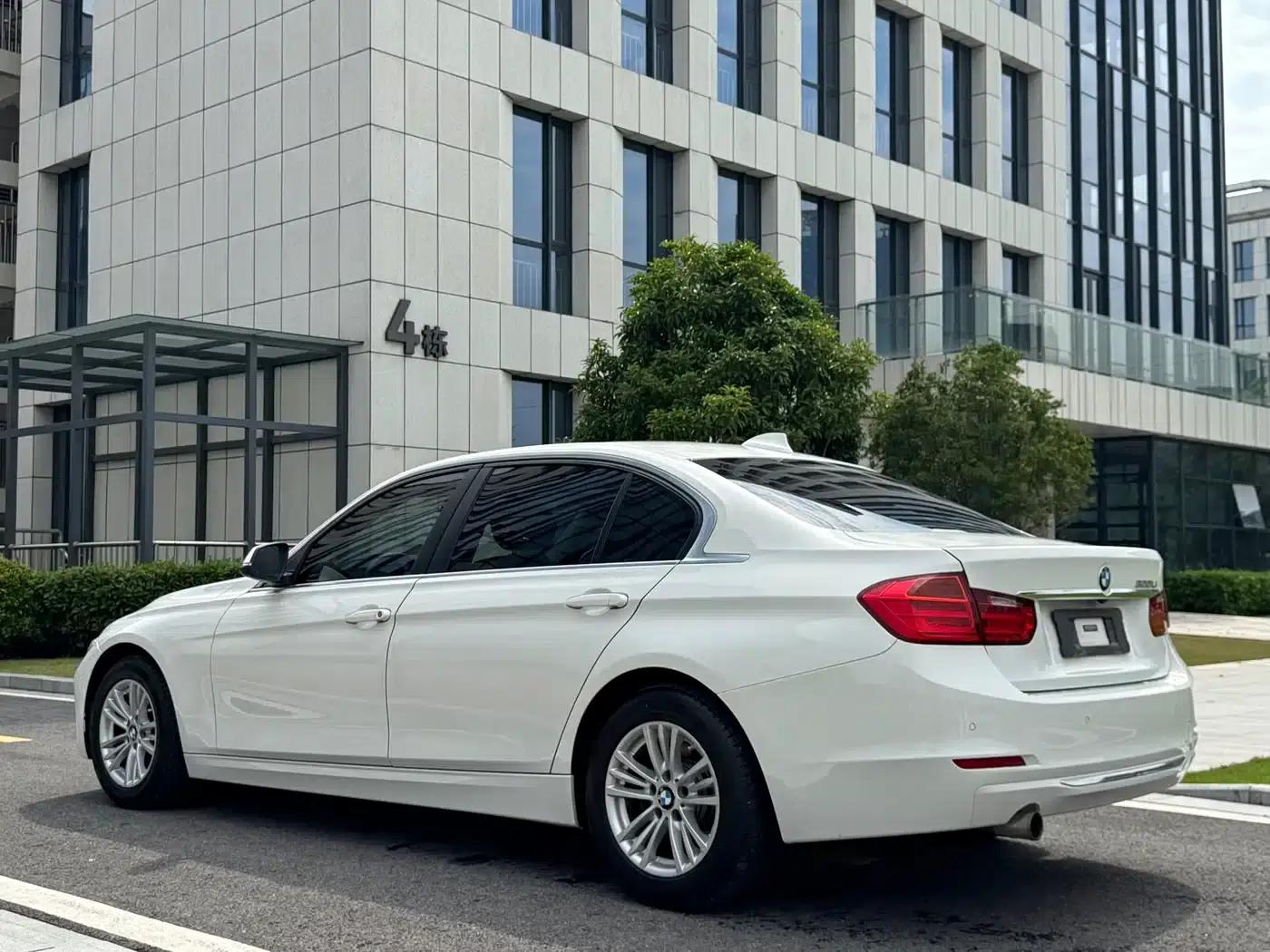 BMW 3 Series 2014 320Li Fashion Edition — миниатюра 28