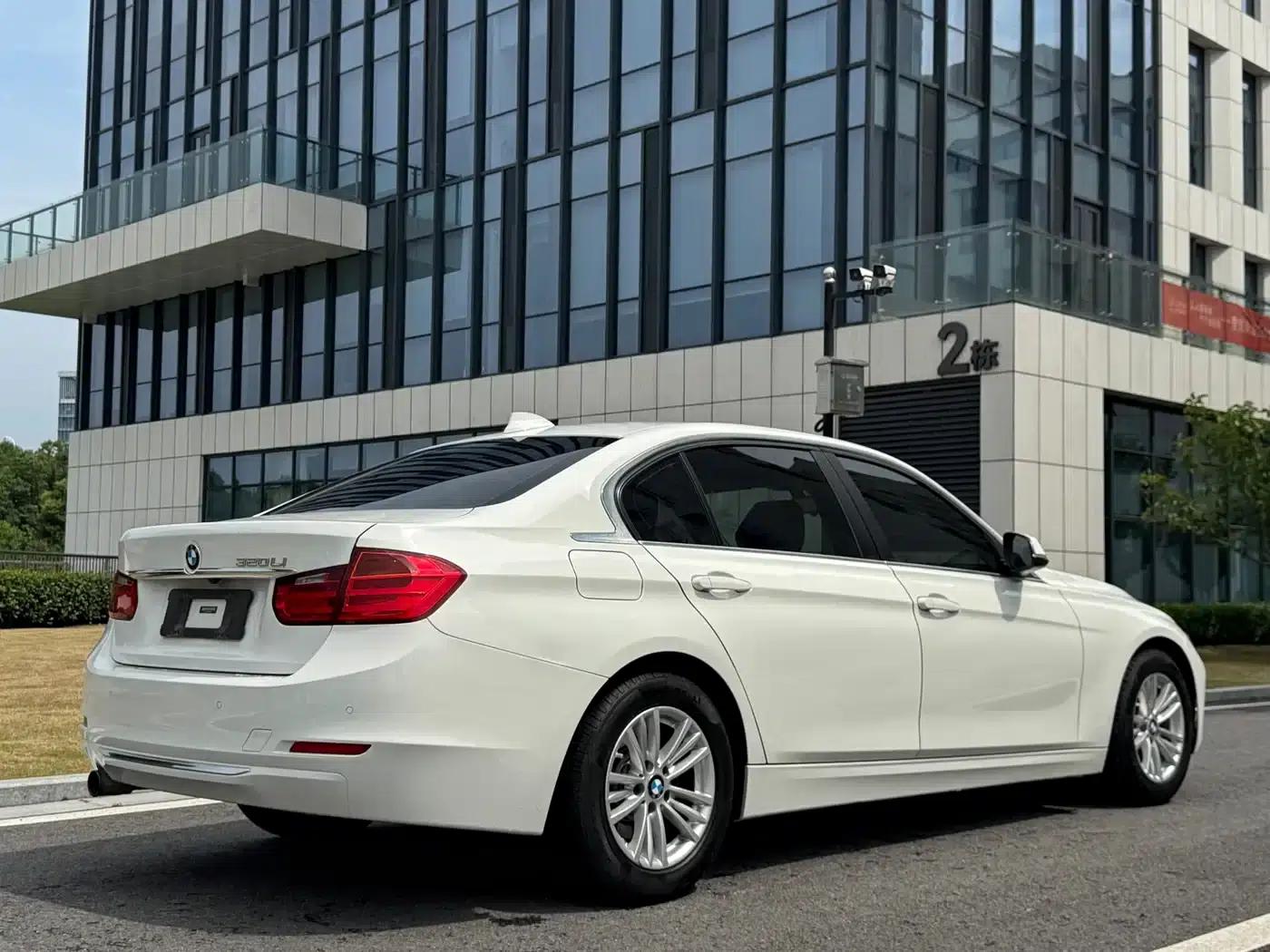 BMW 3 Series 2014 320Li Fashion Edition — миниатюра 29