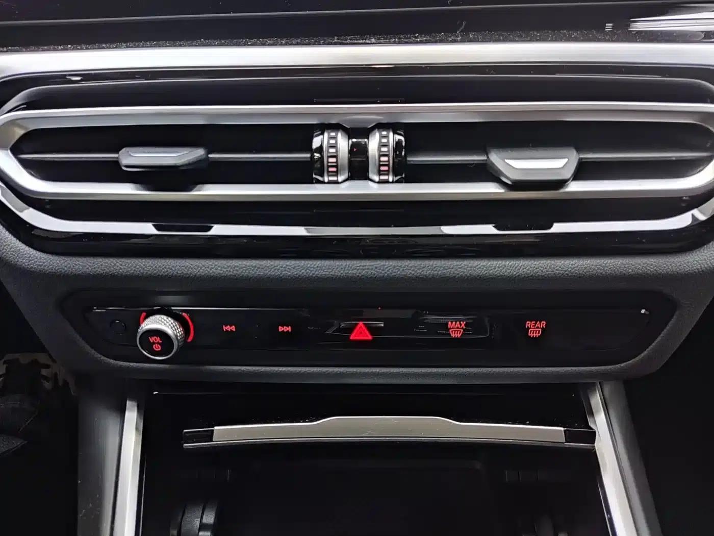 2023 BMW 3 Series 320Li M Sport Package — миниатюра 12