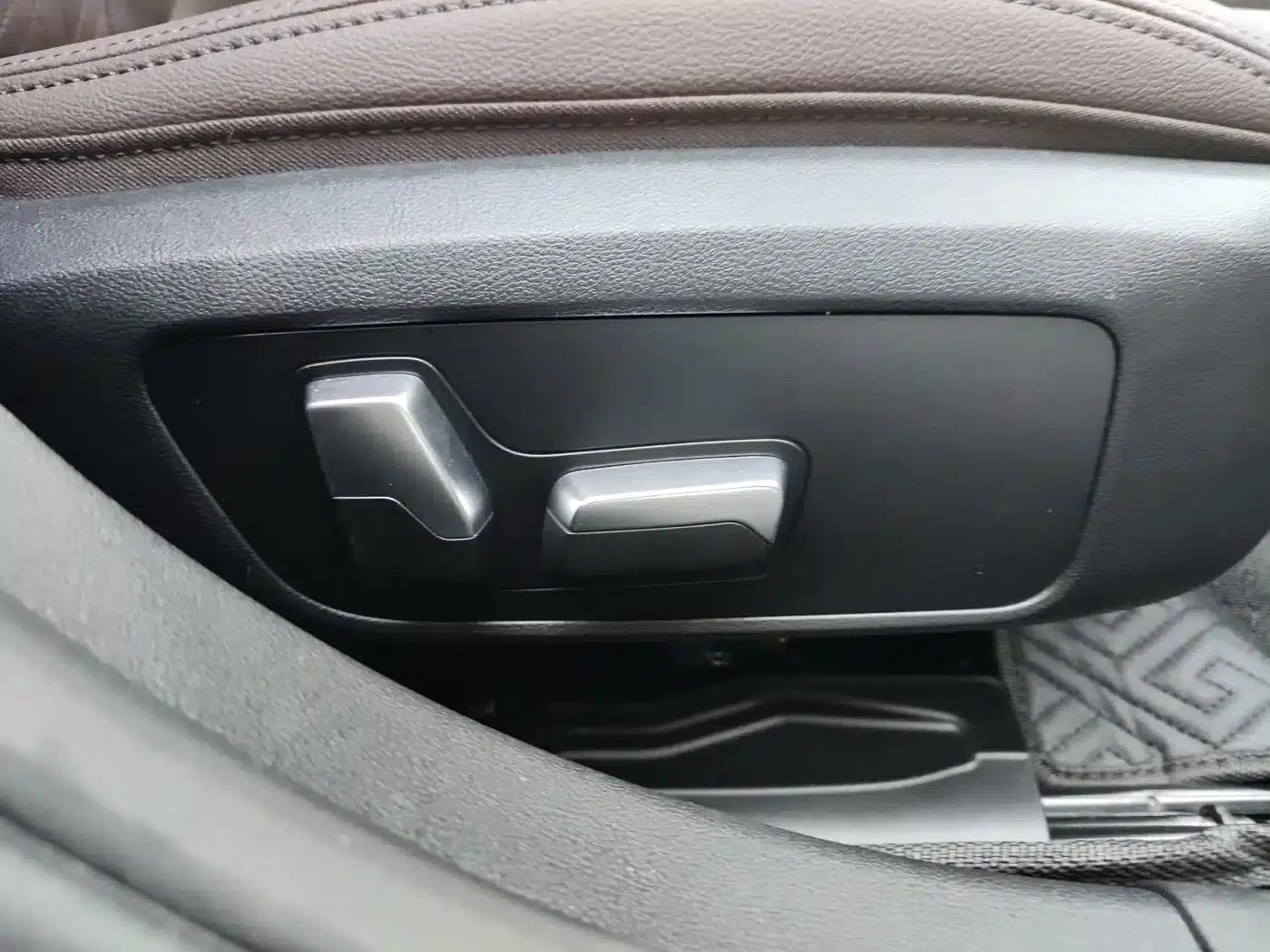 2023 BMW 3 Series 320Li M Sport Package — миниатюра 15