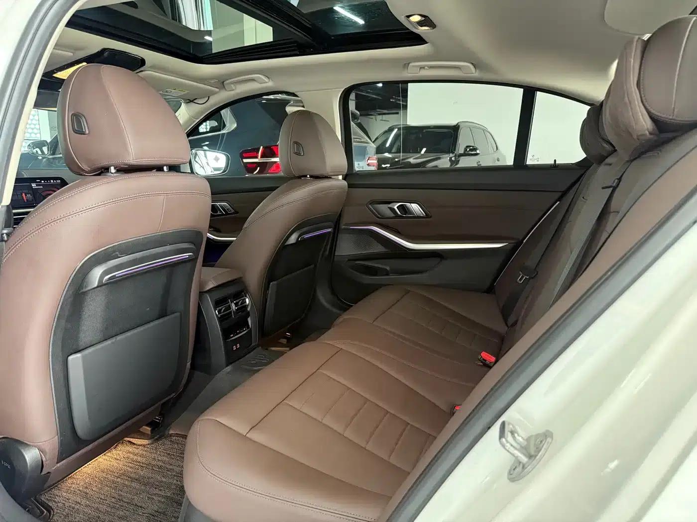 2020 BMW 3 Series 325Li M Sport Package — миниатюра 16