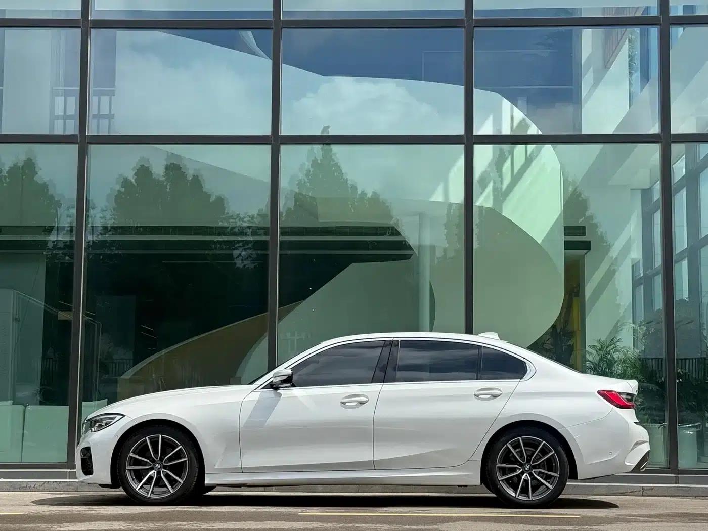 2020 BMW 3 Series 325Li M Sport Package — миниатюра 3