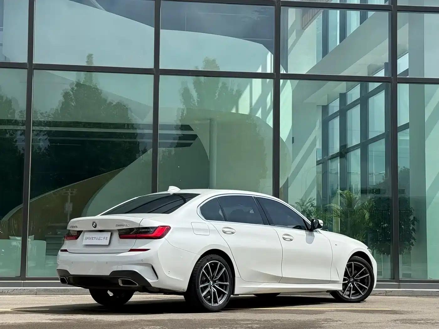 2020 BMW 3 Series 325Li M Sport Package — миниатюра 21
