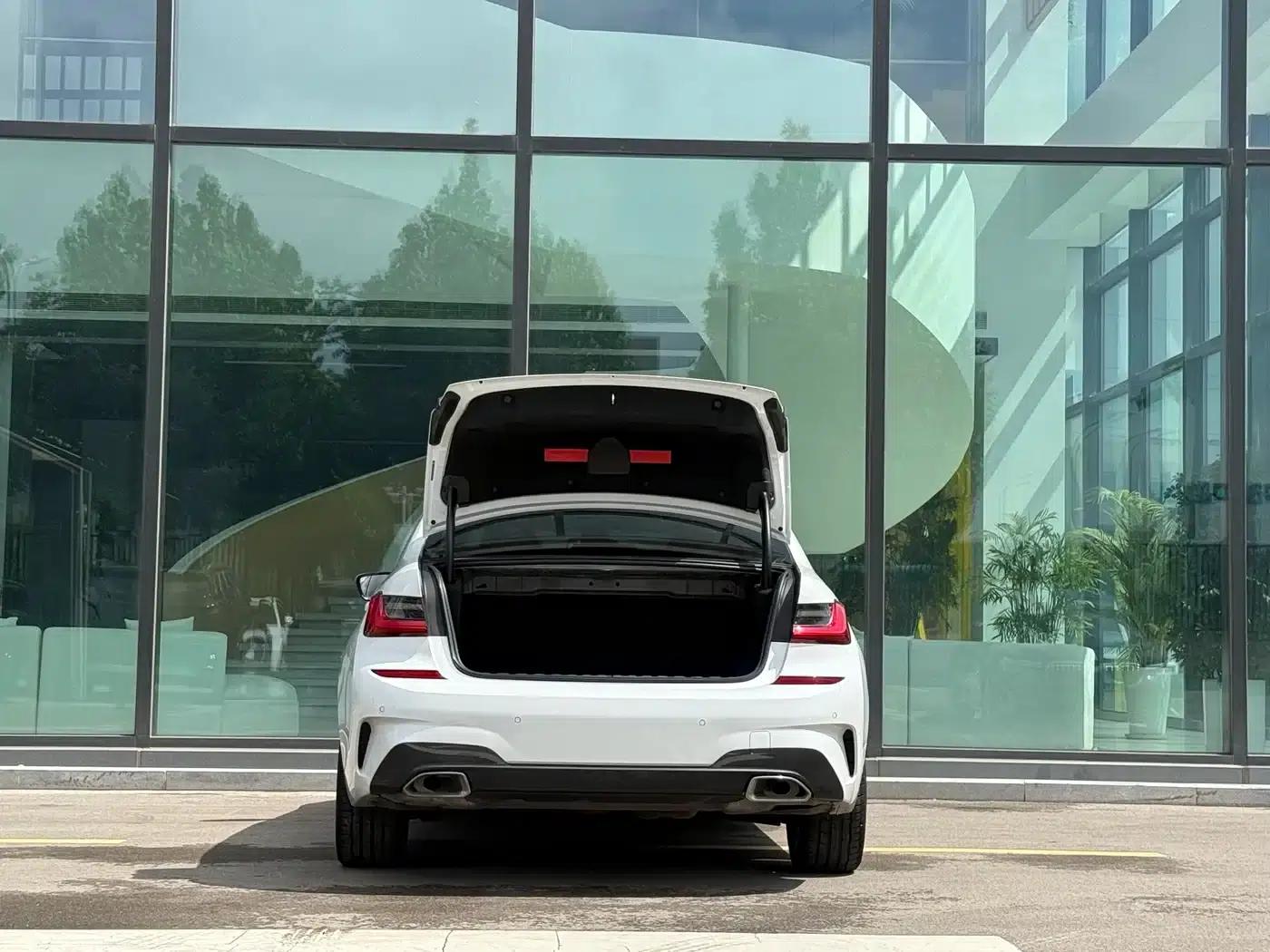 2020 BMW 3 Series 325Li M Sport Package — миниатюра 25