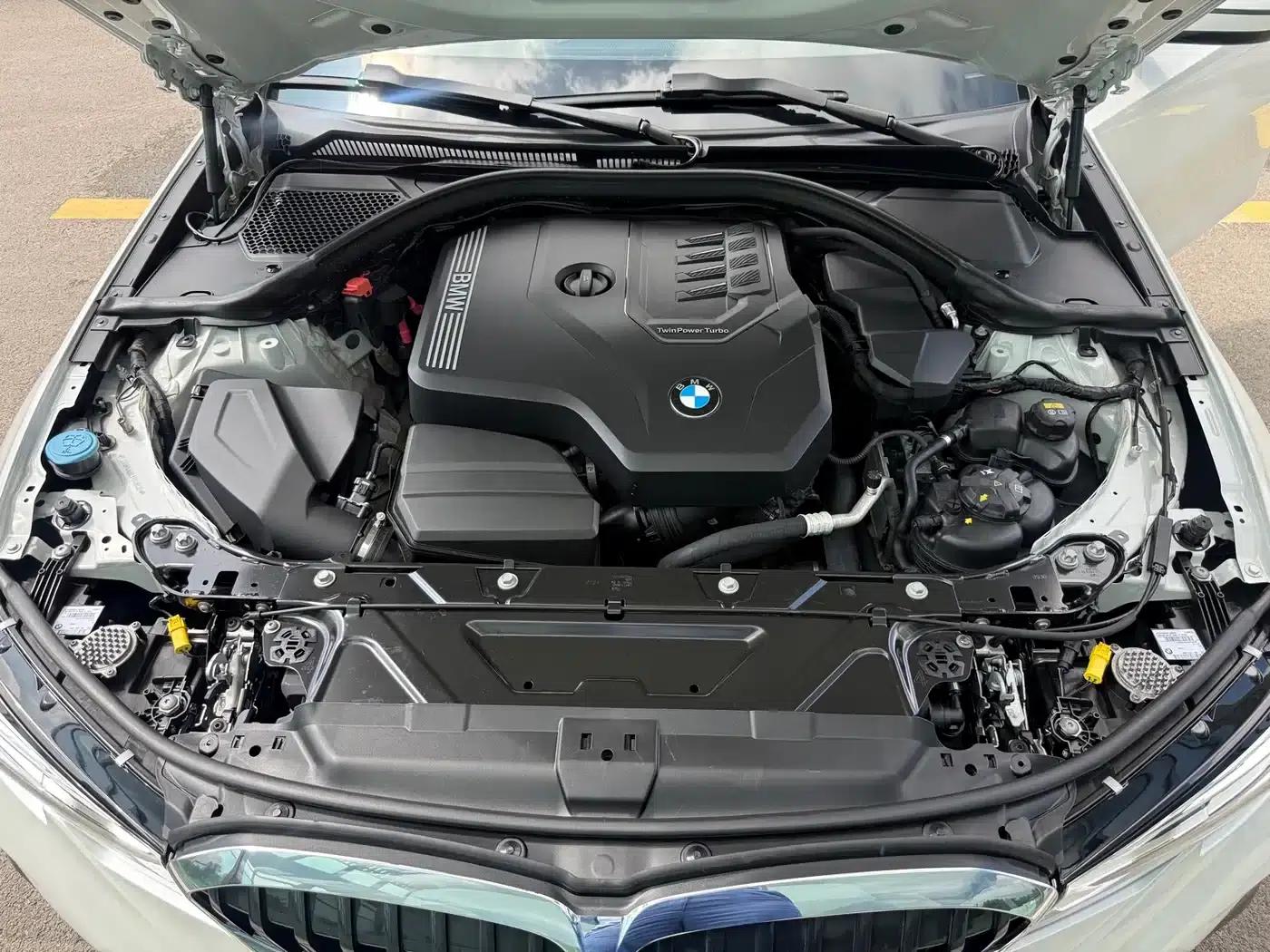 2020 BMW 3 Series 325Li M Sport Package — миниатюра 27