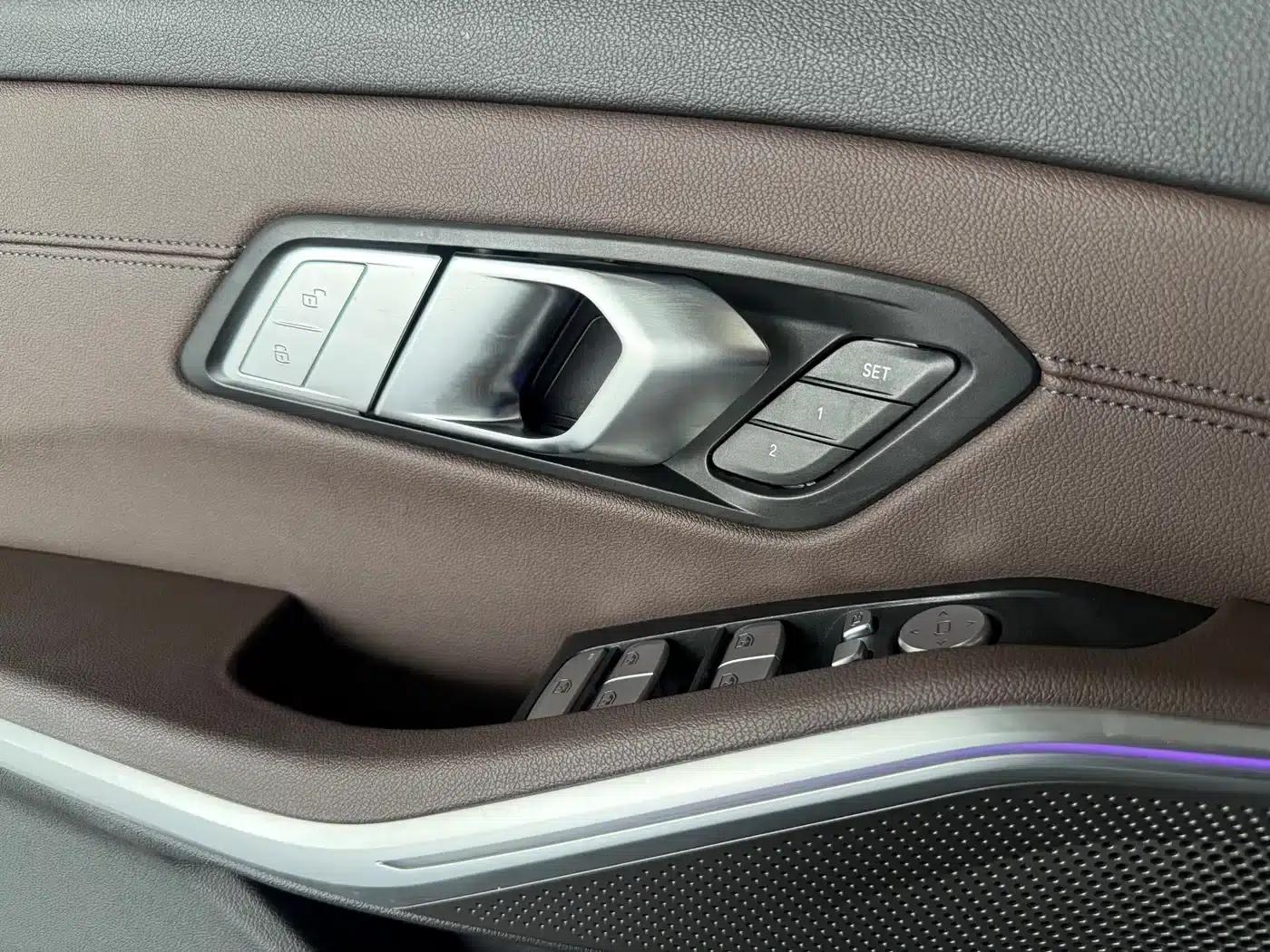 2020 BMW 3 Series 325Li M Sport Package — миниатюра 9