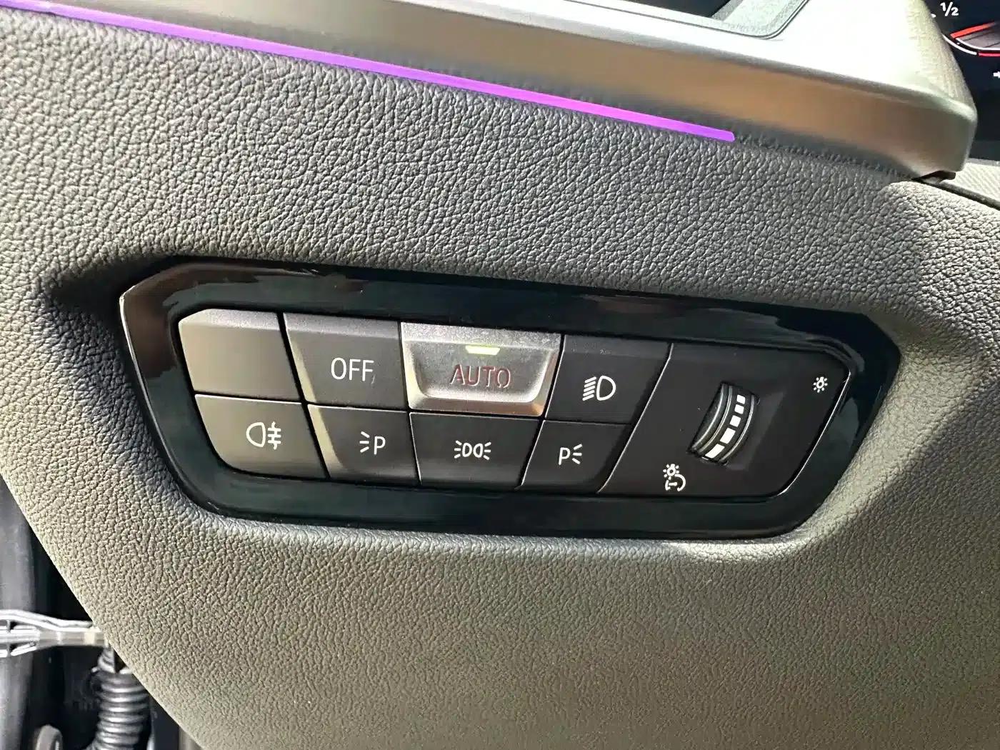 2022 BMW 3 Series 325Li M Sport Package — миниатюра 13