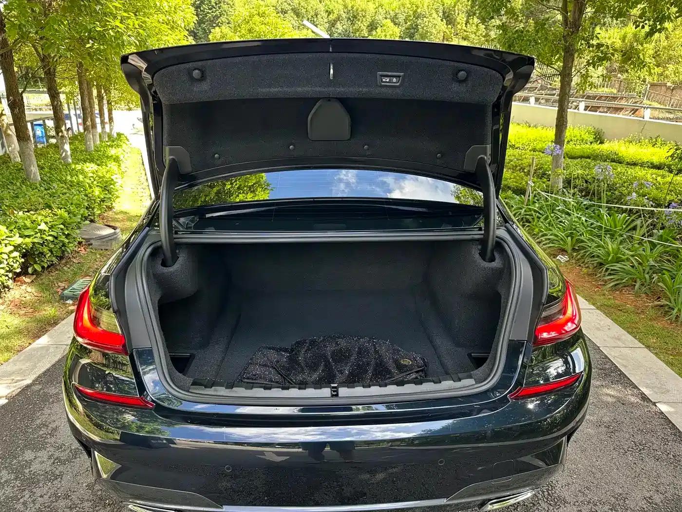 2022 BMW 3 Series 325Li M Sport Package — миниатюра 22