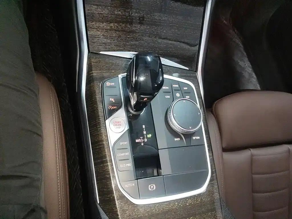 2020 BMW 3 Series 325Li M Sport Package — миниатюра 14