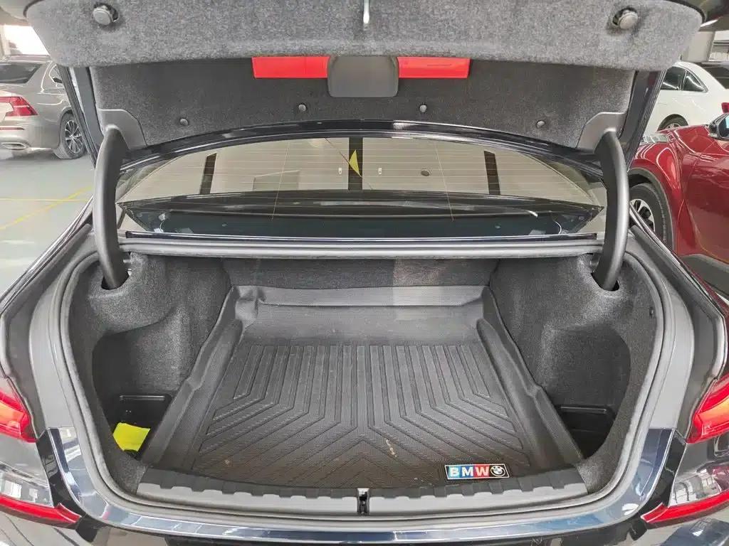 2020 BMW 3 Series 330i M Sport Shadow Edition — миниатюра 16
