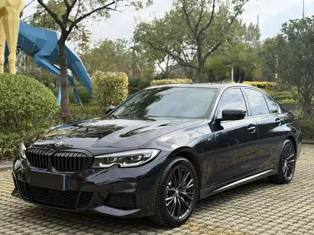2020 BMW 3 Series 330i M Sport Shadow Edition — миниатюра 3
