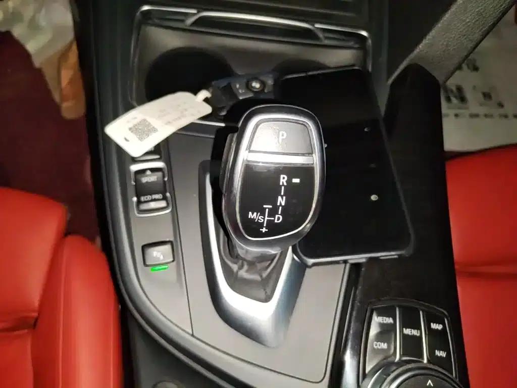 2018 BMW 3 Series 330Li M Sport Shadow Edition — миниатюра 11