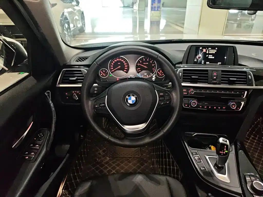 2017 BMW 3 Series 320Li Fashion Edition — миниатюра 7