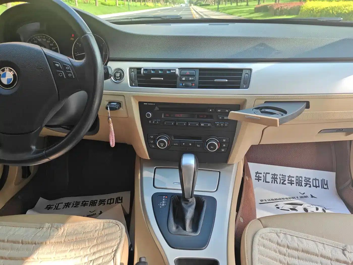 BMW 3 Series (Imported) 2012 318i Leading Edition — миниатюра 8