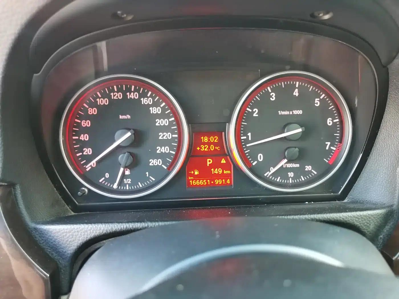 2010 BMW 3 Series Imported Model 325i Luxury — миниатюра 15