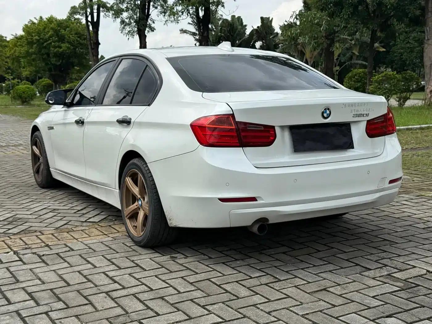 BMW 3 Series (Imported) 2013 Facelift 320i Sport Design Package — миниатюра 6