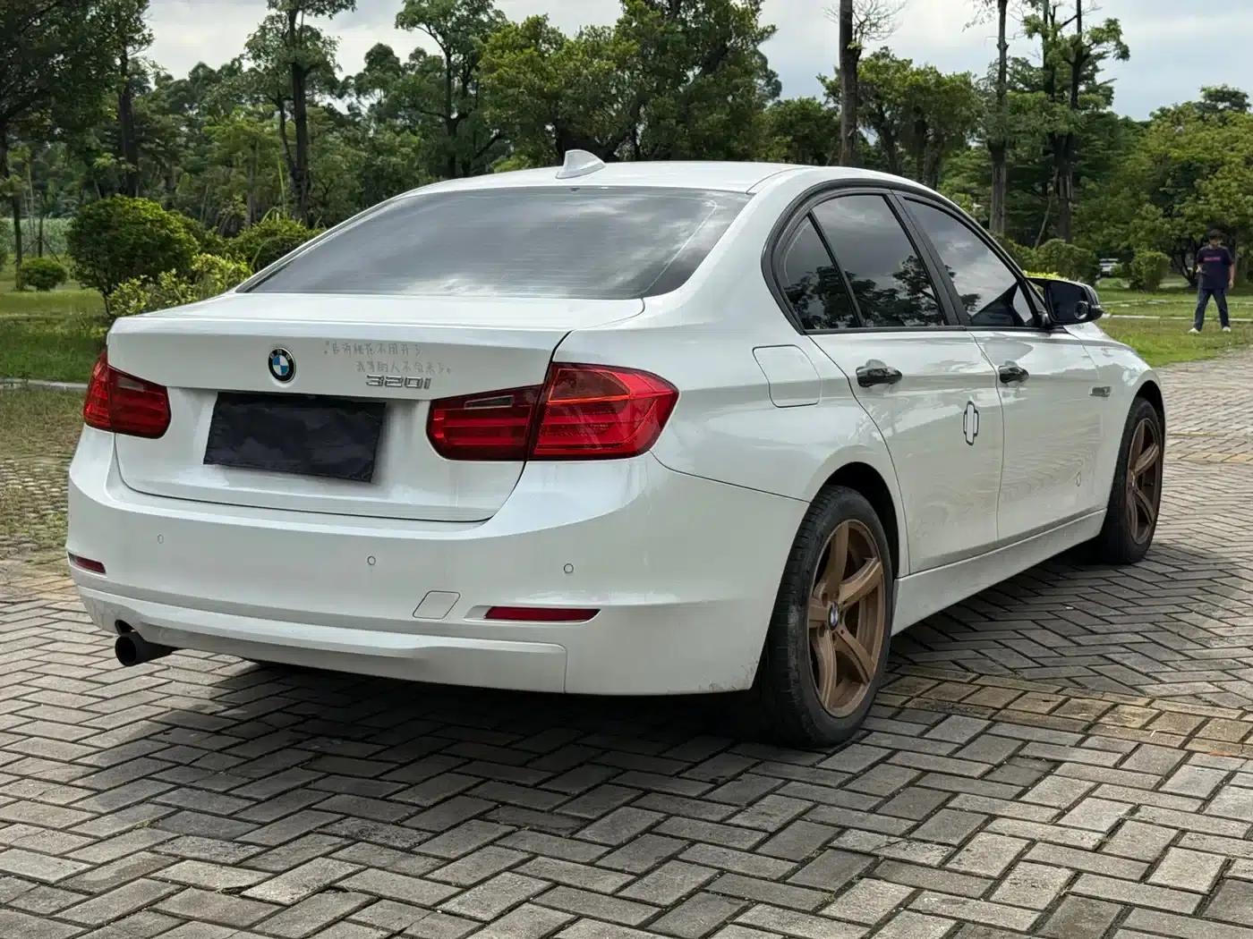 BMW 3 Series (Imported) 2013 Facelift 320i Sport Design Package — миниатюра 7
