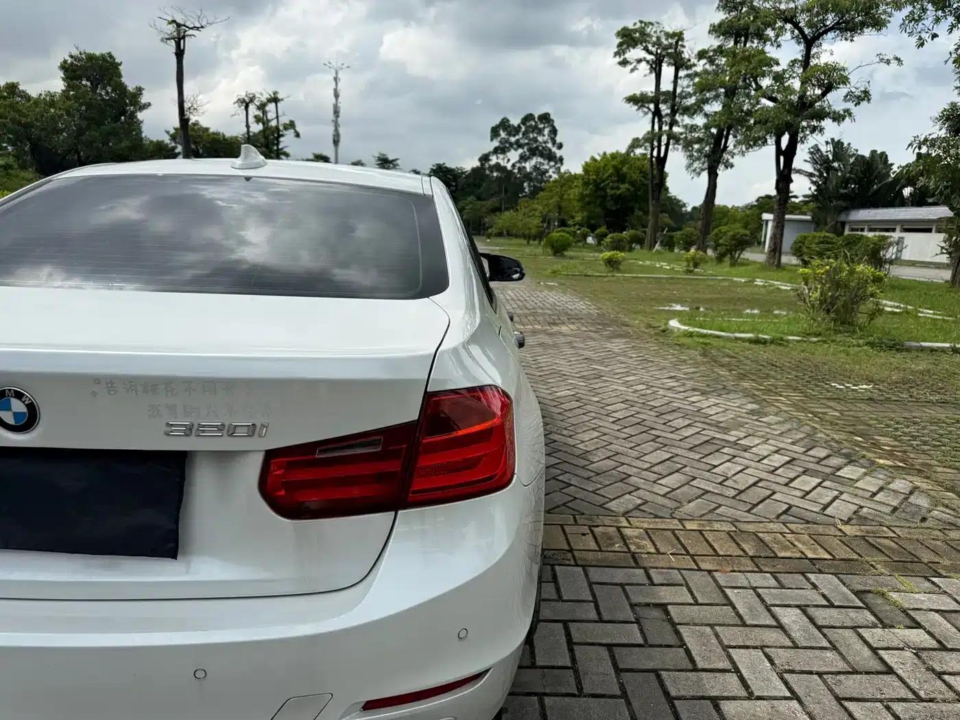 BMW 3 Series (Imported) 2013 Facelift 320i Sport Design Package — миниатюра 8