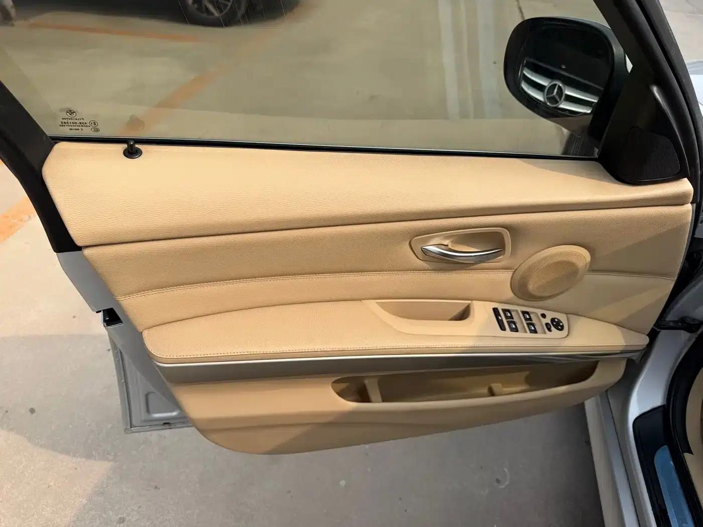 2010 BMW 3 Series Imported Model 320i Luxury — миниатюра 13