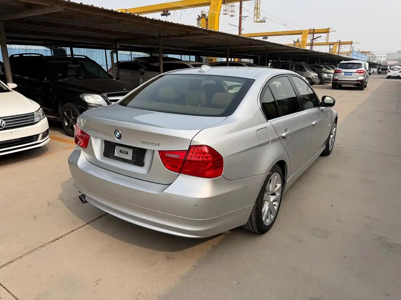 2010 BMW 3 Series Imported Model 320i Luxury — миниатюра 14