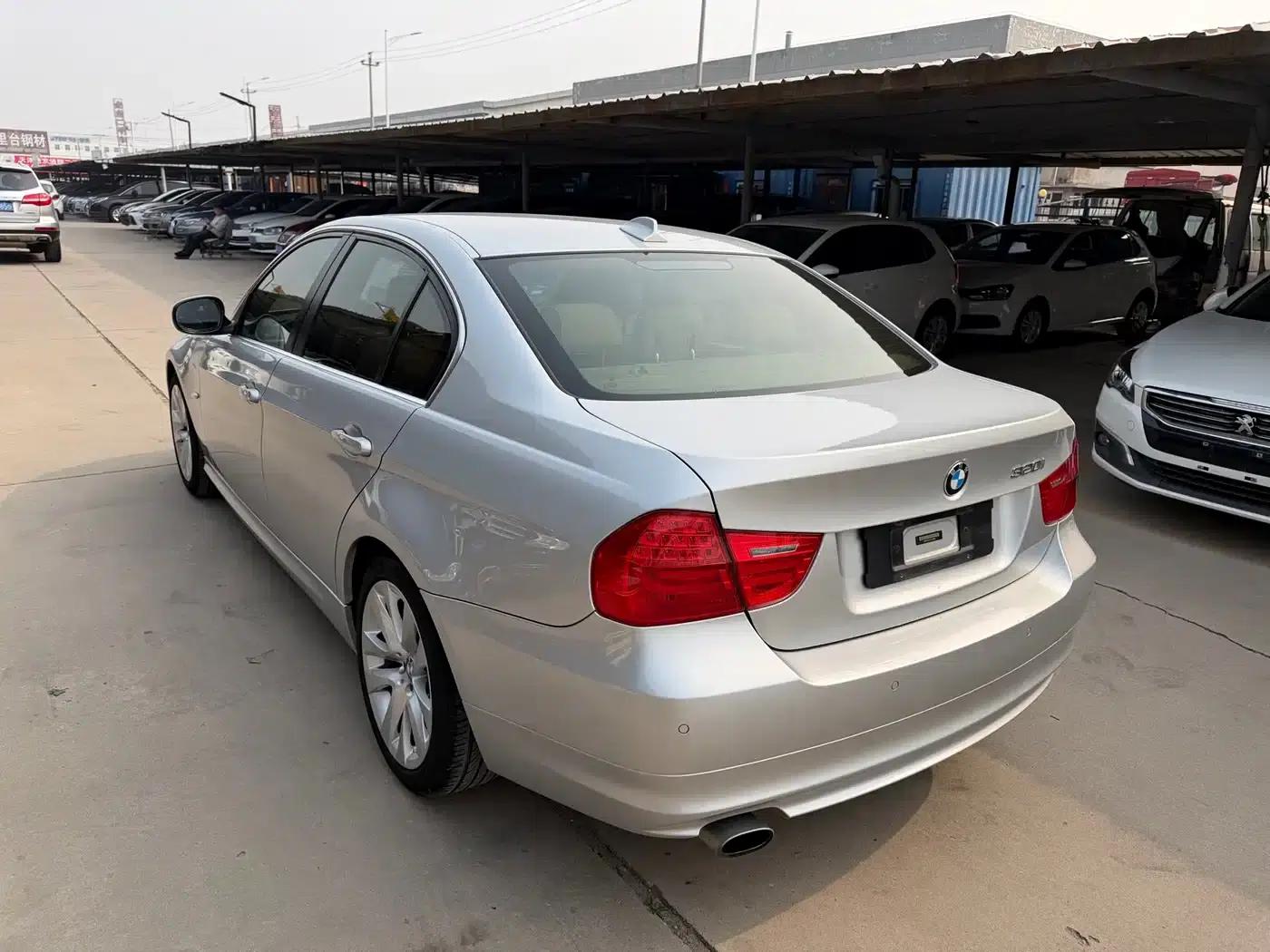 2010 BMW 3 Series Imported Model 320i Luxury — миниатюра 16