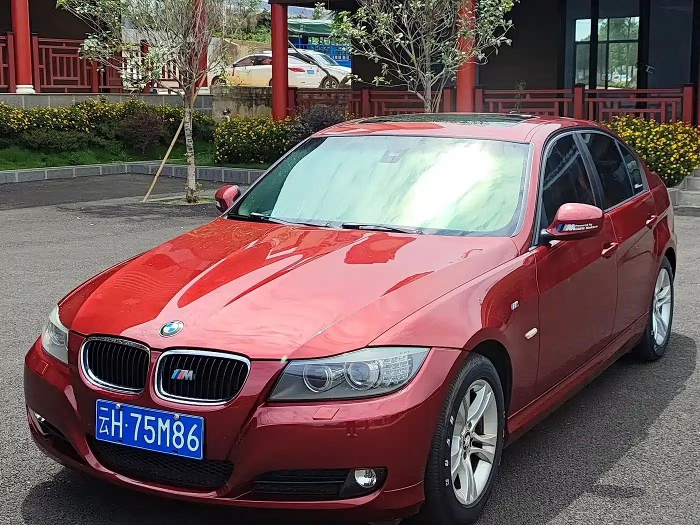BMW 3 Series (Imported) 2012 318i Leading Edition — миниатюра 1