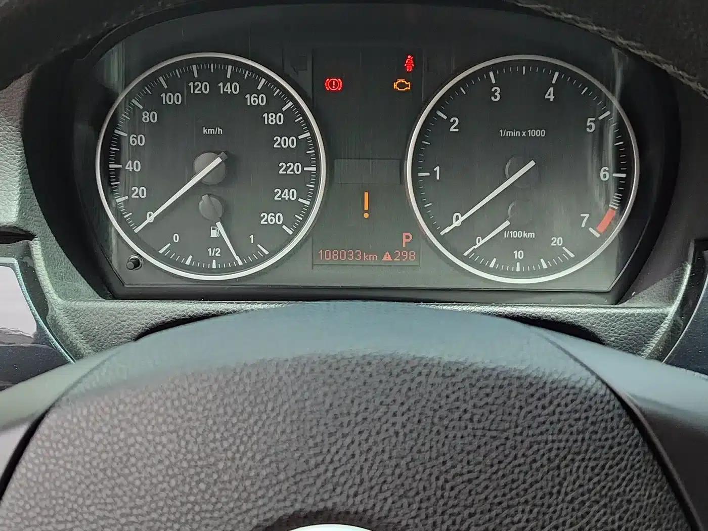BMW 3 Series (Imported) 2012 318i Leading Edition — миниатюра 11