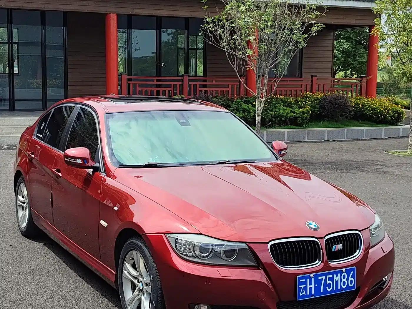 BMW 3 Series (Imported) 2012 318i Leading Edition — миниатюра 3