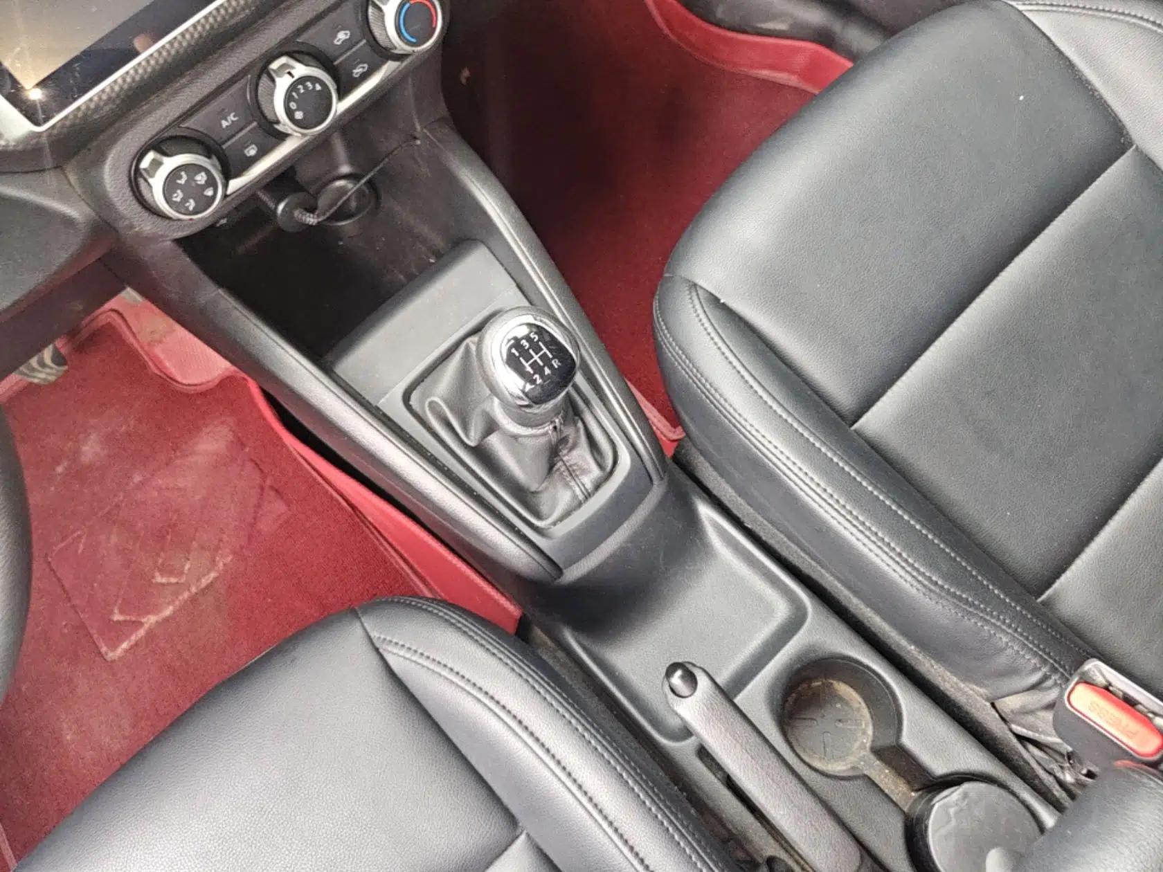 Nissan Kicks 2017 1.5L Manual Cool Dynamic Edition — миниатюра 16