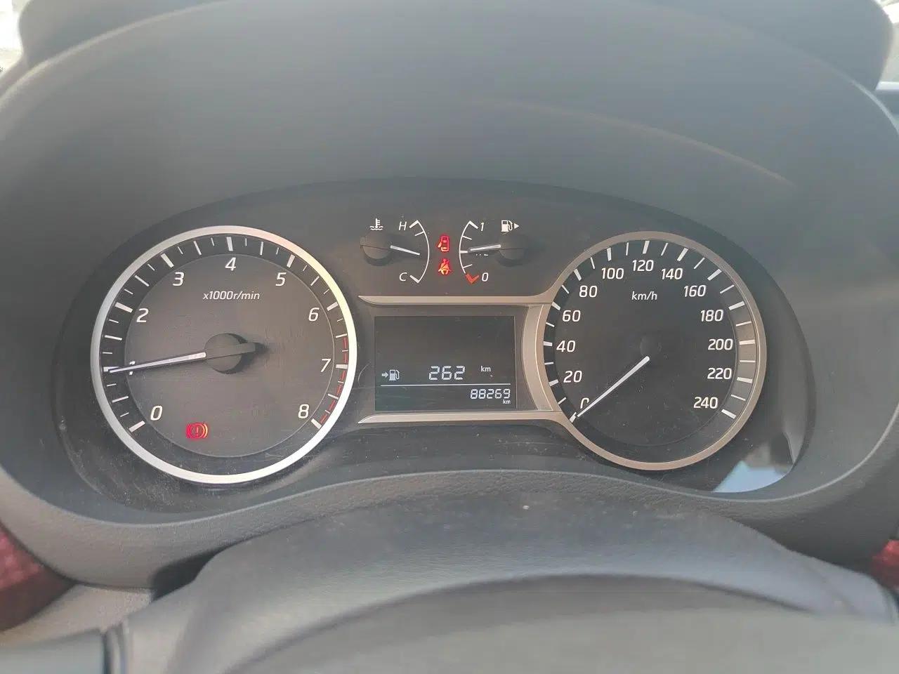 Nissan Lannia 2016 1.6L Manual Cool Edition — миниатюра 11