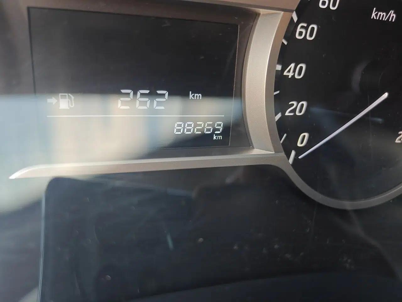 Nissan Lannia 2016 1.6L Manual Cool Edition — миниатюра 12