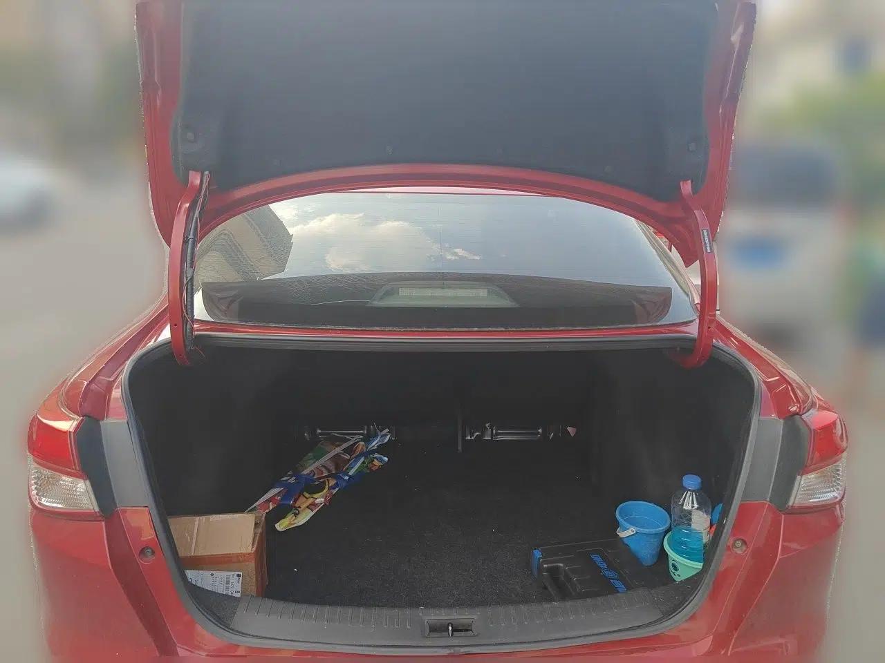 Nissan Lannia 2016 1.6L Manual Cool Edition — миниатюра 19