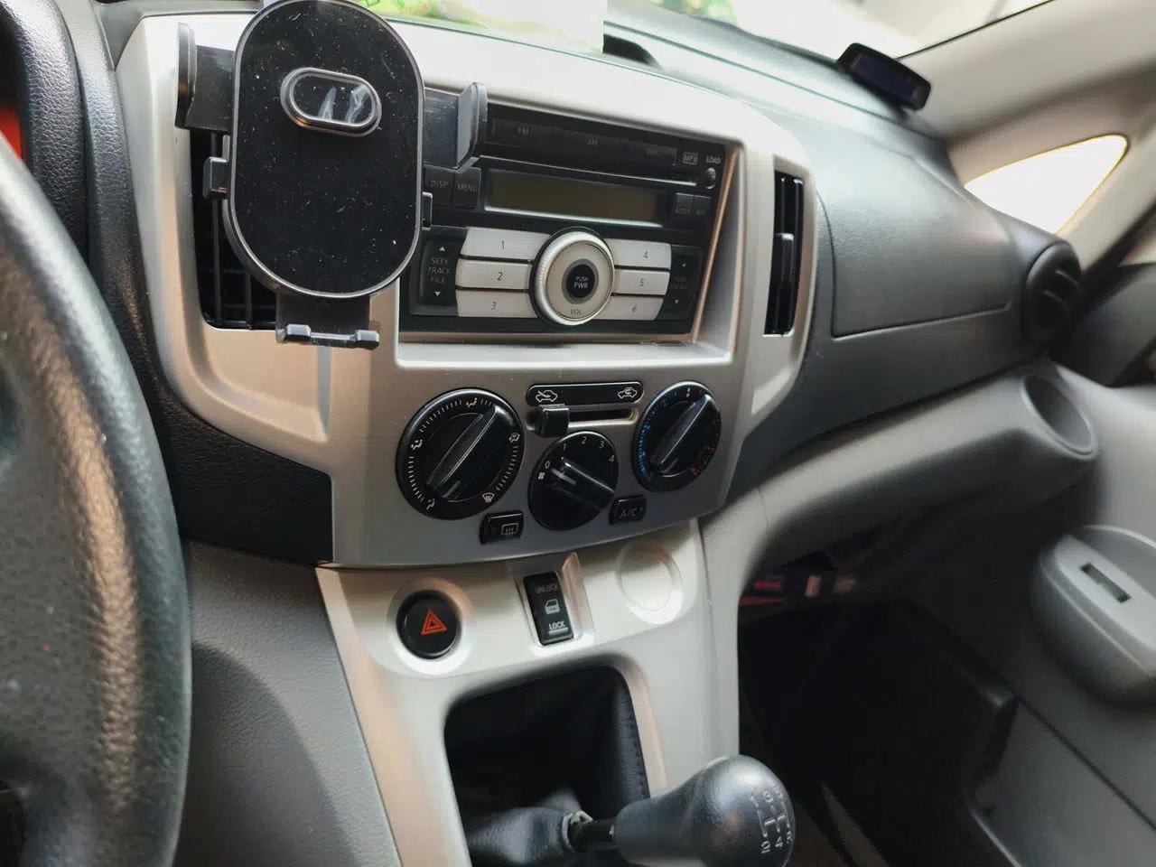 Nissan NV200 2012 1.6L 232 Seats Zunya Trim — миниатюра 13